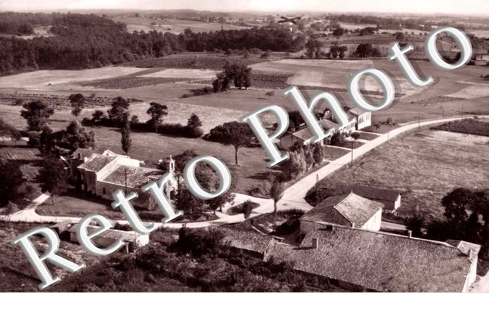 l'eglise et les ecoles, vue aerienne