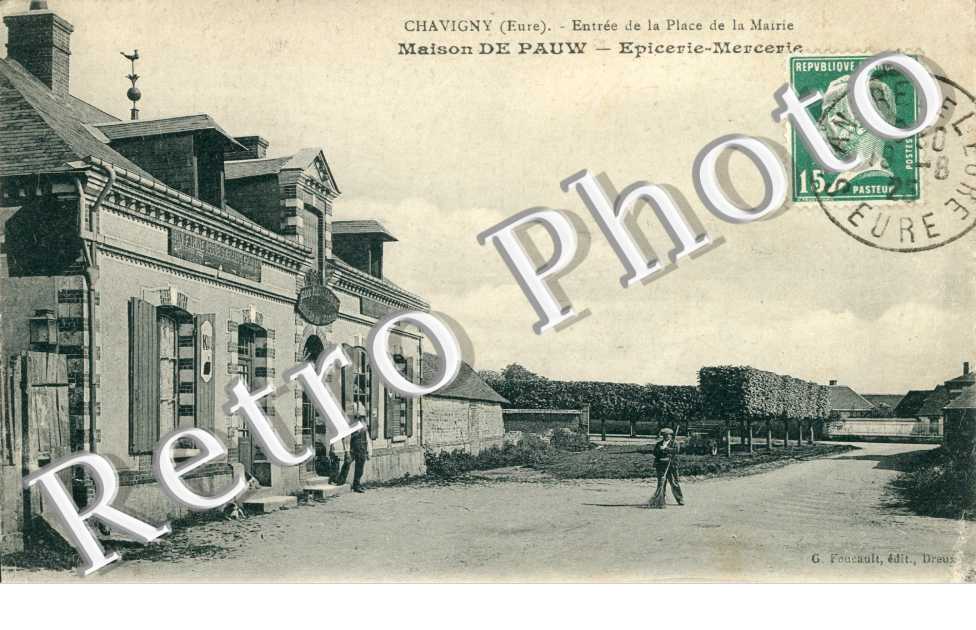 entree de la place de la mairie - Maison De Pauw Epicerie-Mercerie