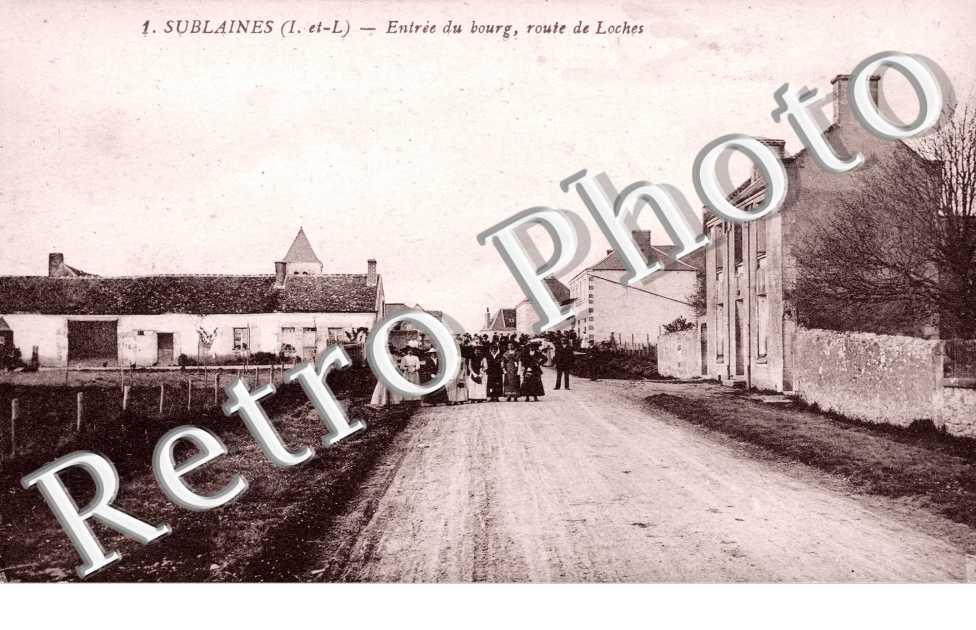 entree du bourg, route de Loches