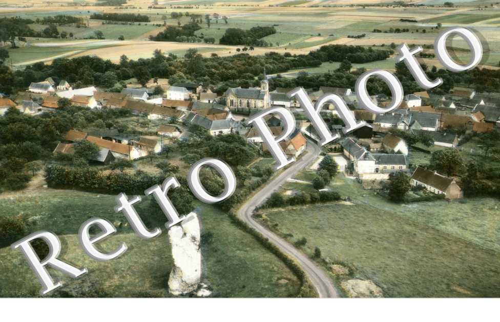 vue aerienne Ruines de l'ancien chateau feodal