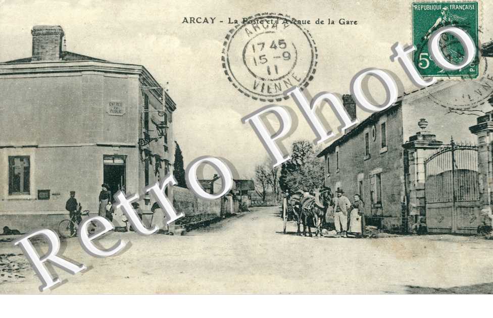 la Poste et l'avenue de la gare