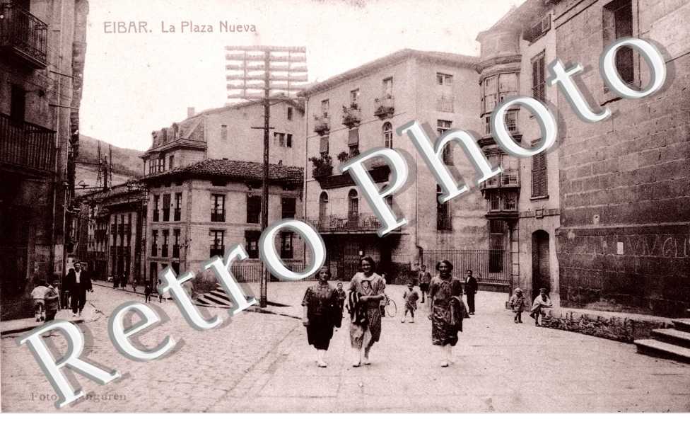 la Plaza Nueva