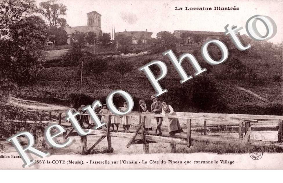 passerelle sur l'Ornain La côte du Pineau que couronne le village