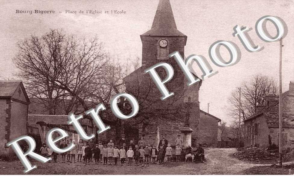 la Place de l'eglise et l'ecole