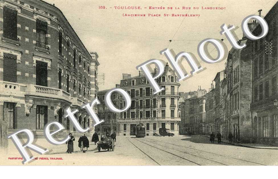 entrée de la rue du Languedoc (ancienne place Saint-Barthelemy)