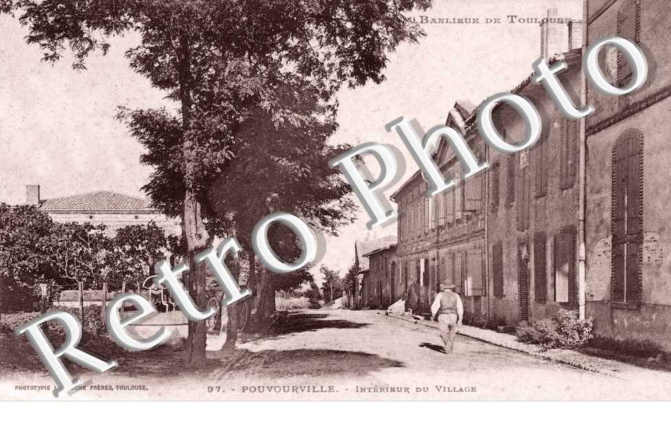 Pouvourville - intérieur du village