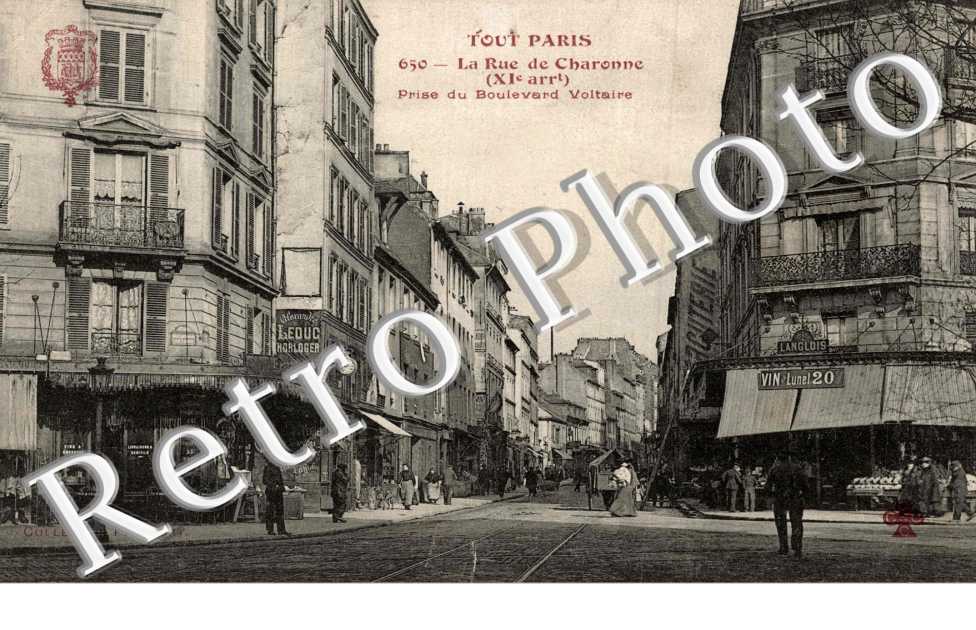 la rue de Charonne prise du boulevard Voltaire
