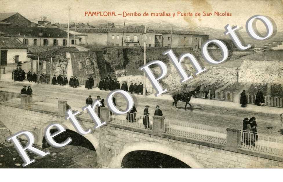 Derribo de Murallas y puerta de San Nicolas