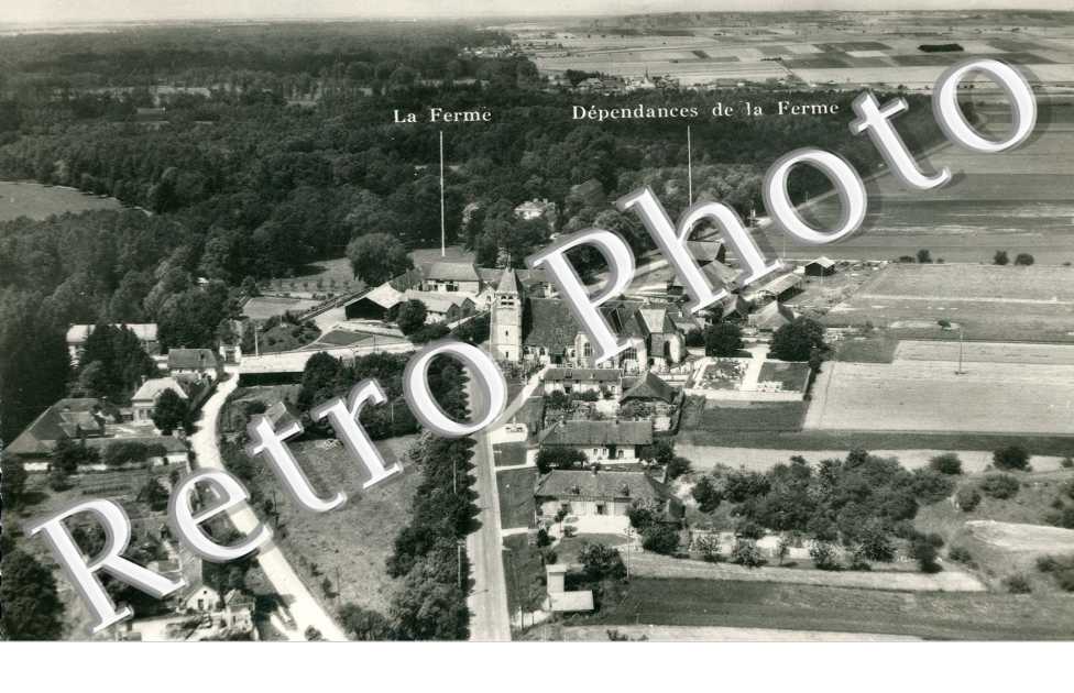 vue aerienne  -  L'eglise -  L'ecole d'Agriculture, sa ferme et ses dependances