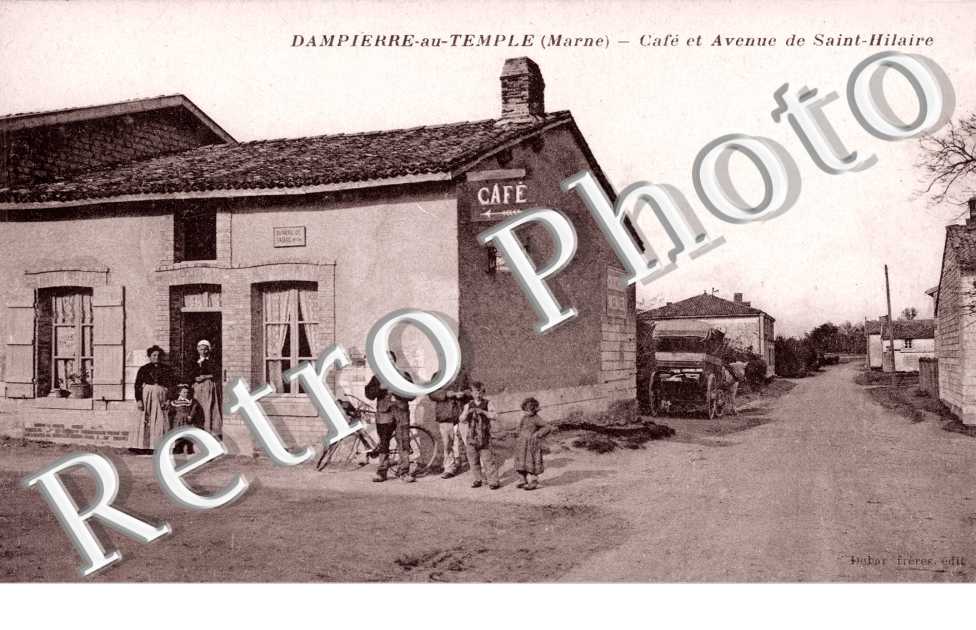 Cafe et avenue de Saint-Hilaire.