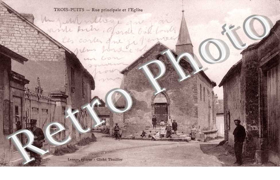 rue principale et l'eglise