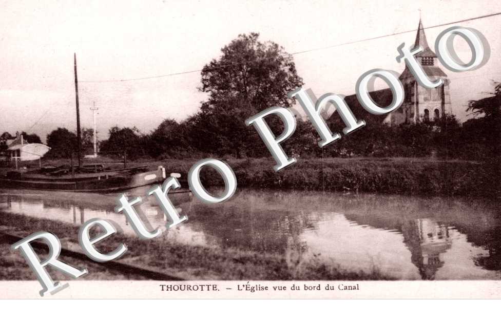 l'église vue du bord du canal