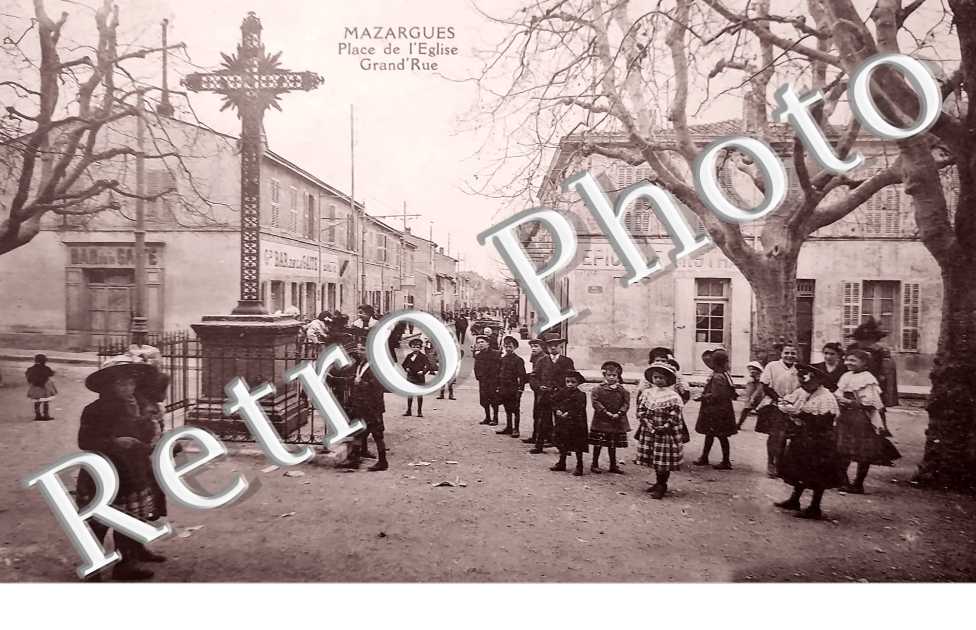 Mazargues - Place de l'eglise -  Grand rue