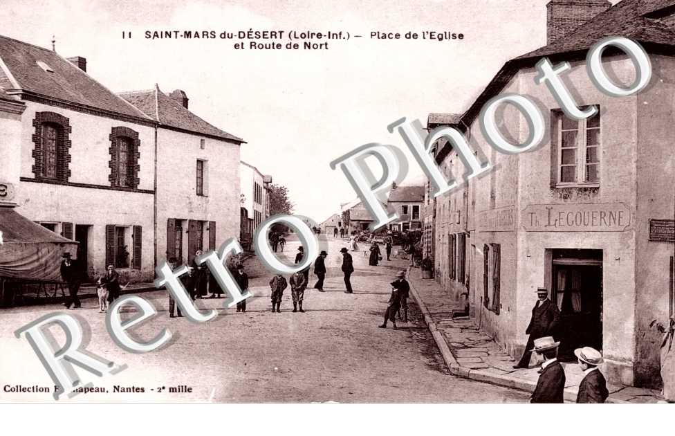 place de l'eglise et route de Nort