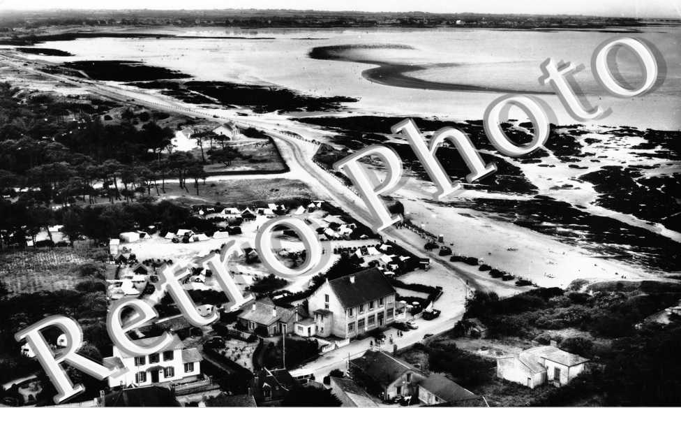 l'Hôtel des Embruns, le boulevard, la plage de Comberge - Vue aérienne