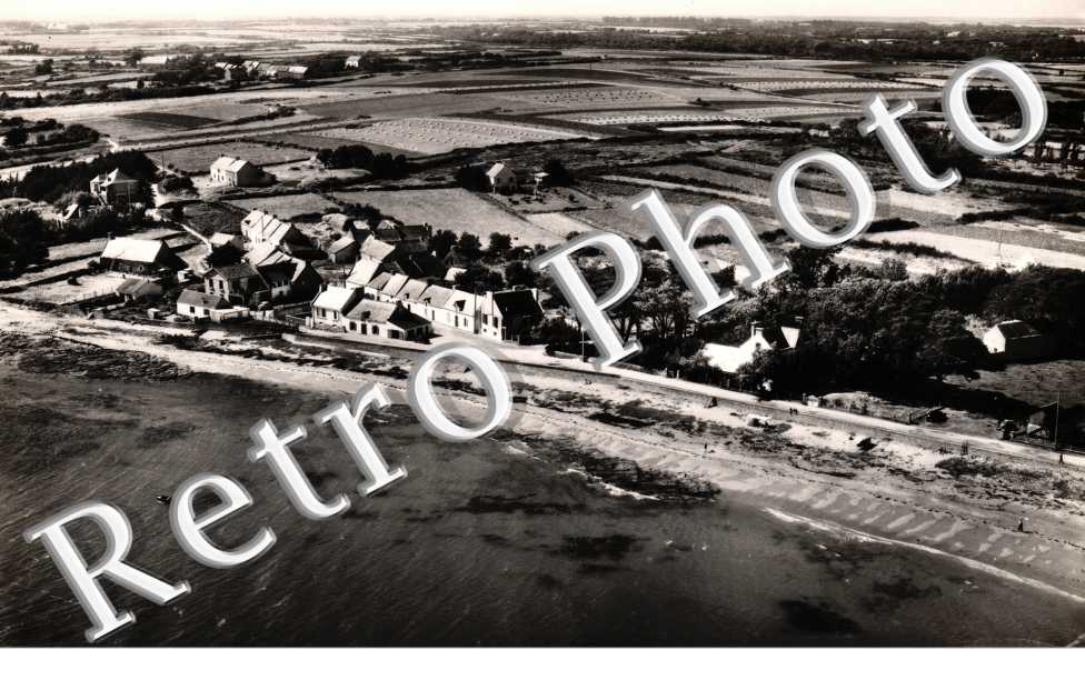 village et plage de Roaliguen Vue aerienne