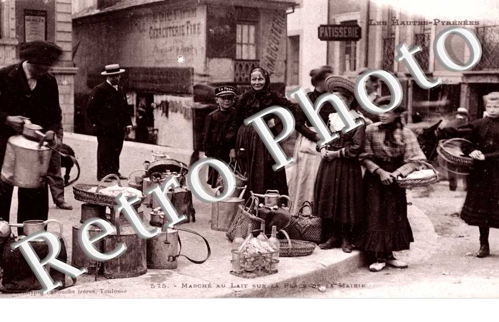 marché au Lait sur la place de la Mairie