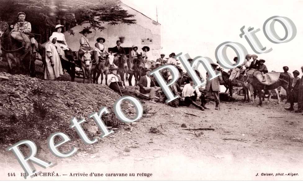 arrivée d'une caravane au refuge.