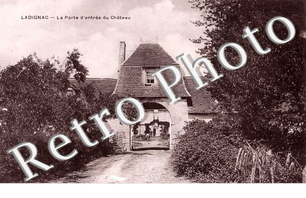 la porte d'entrée du chateau