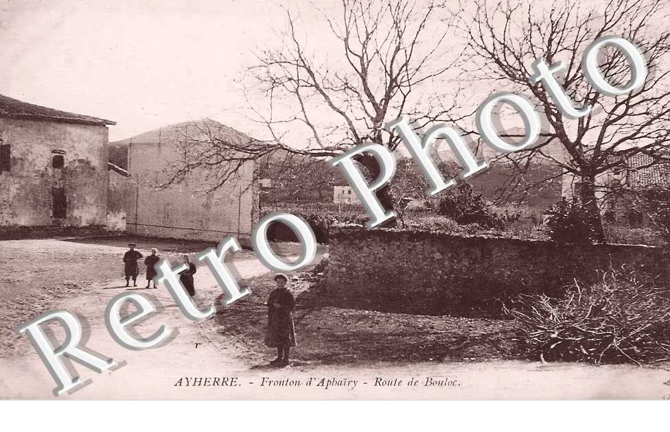 Fronton d'Aphaïry. Route de Bouloc