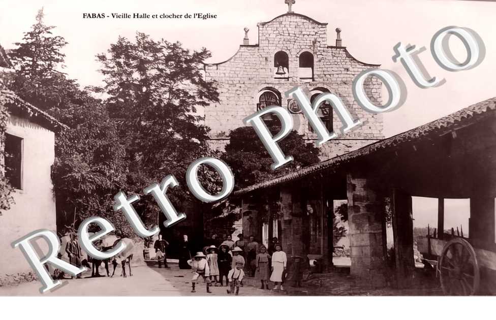 vieille halle et clocher de l'église