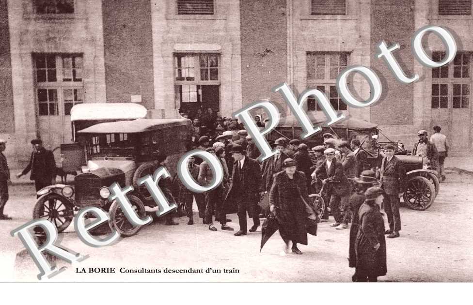 La Borie Consultants descendant d'un train