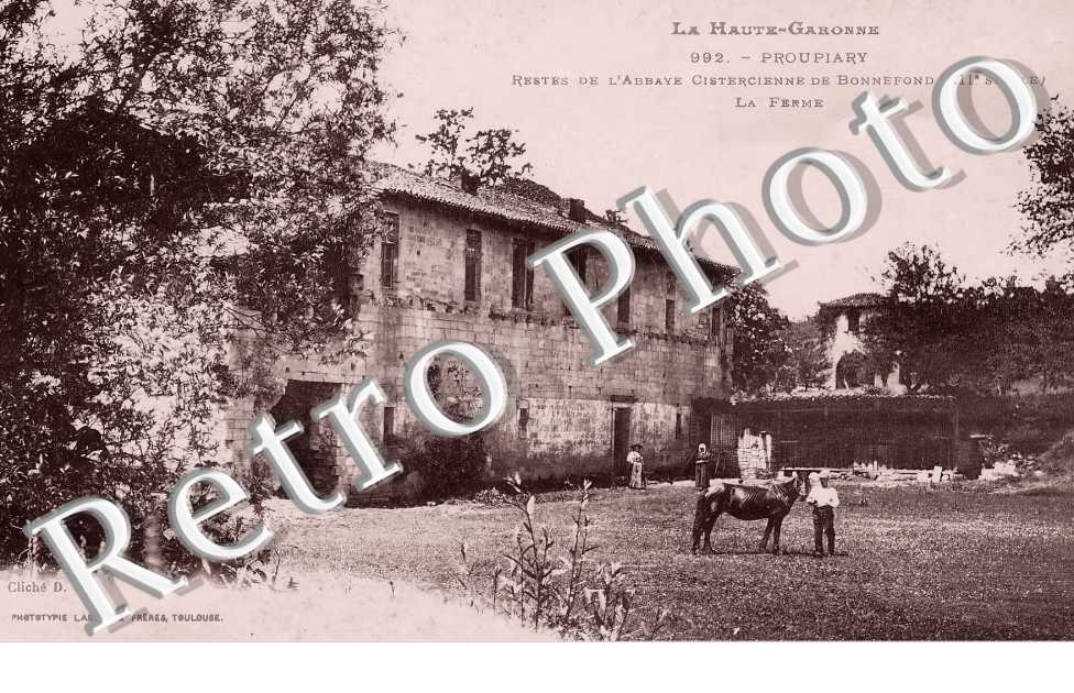 restes de l'abbaye Cistercienne de Bonnefond. La ferme.