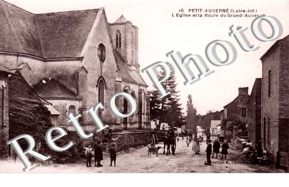 l'église et la route du Grand Auverné