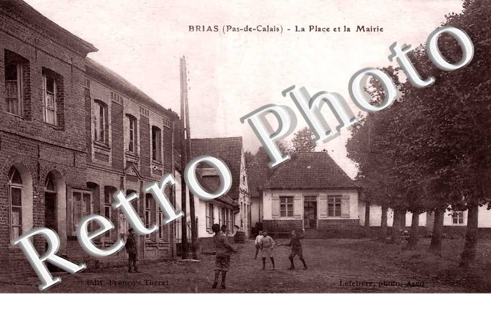 la Place et la mairie