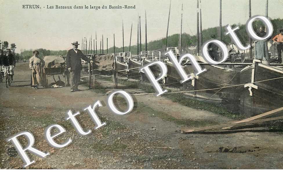 les bateaux dans le large du Bassin-Rond