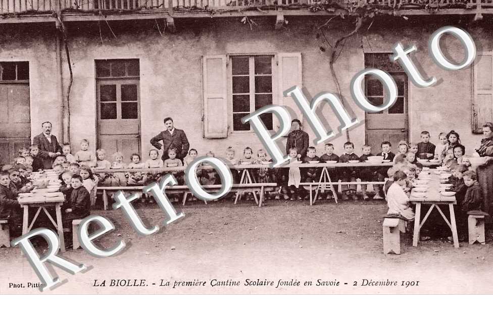 la première cantine scolaire fondée en Savoie. 2 décembre 1901