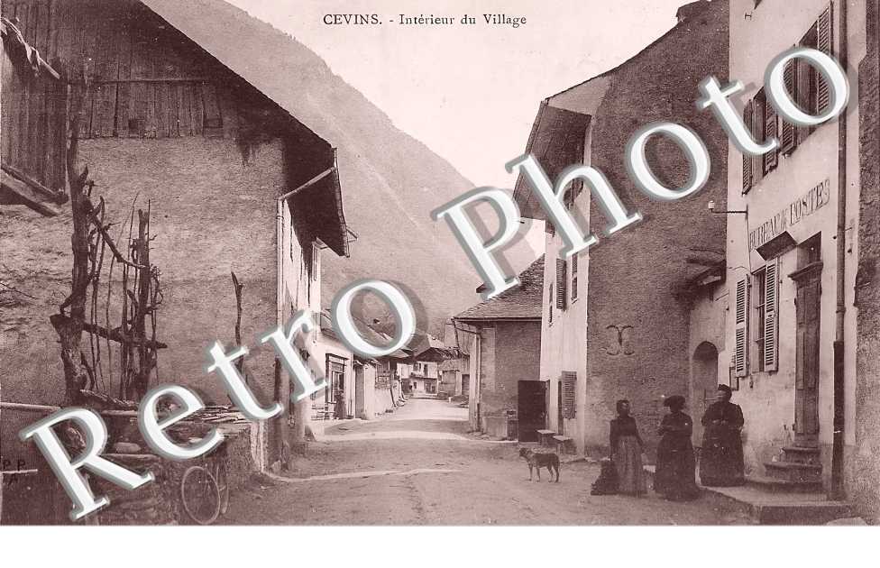 Intérieur du village