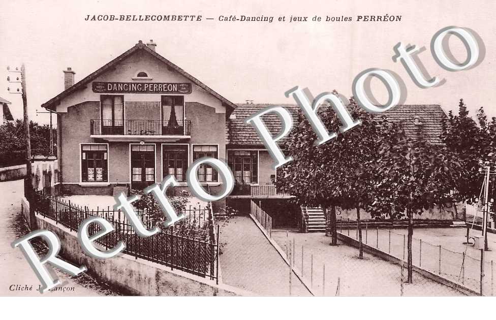 Café-Dancing et jeux de boules Perréon