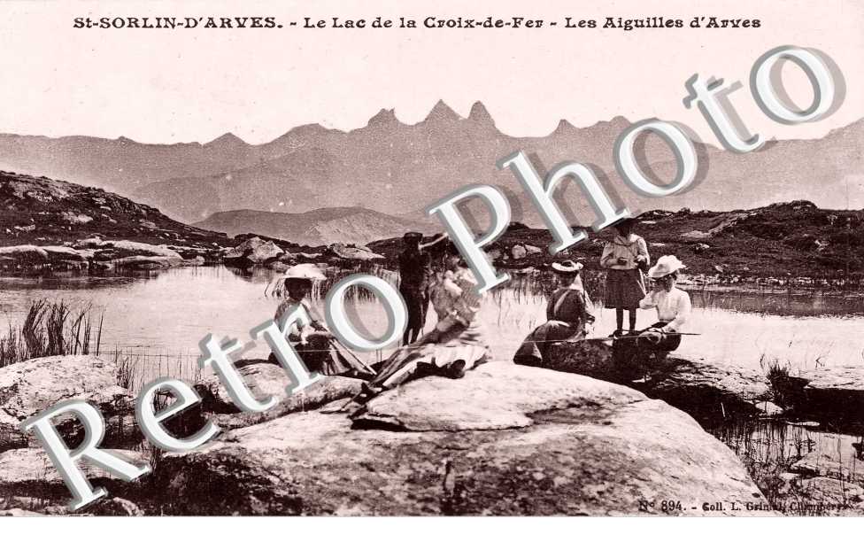 le lac de la Croix-de-Fer. Les Aiguilles d'Arves