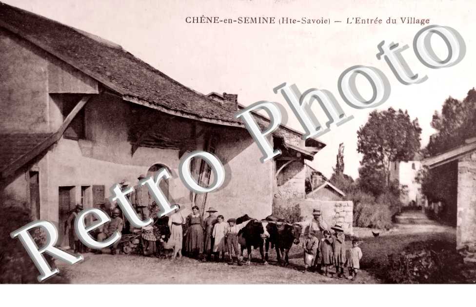 l'entrée du village