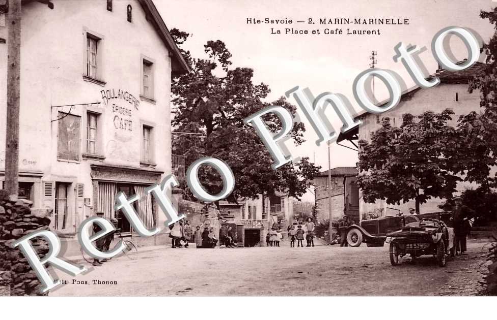 la place et café Laurent