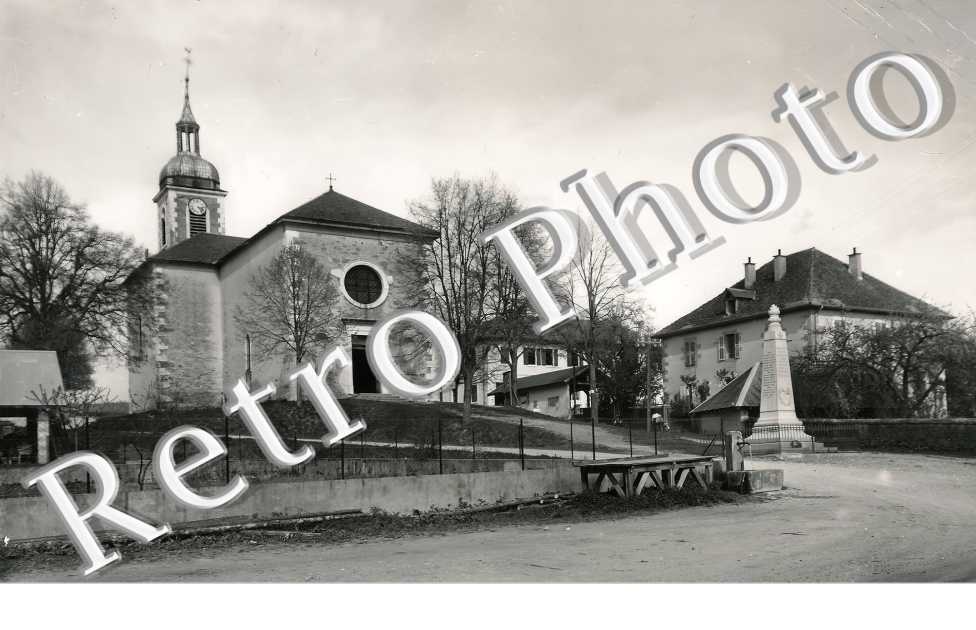 l'église et le monument aux morts