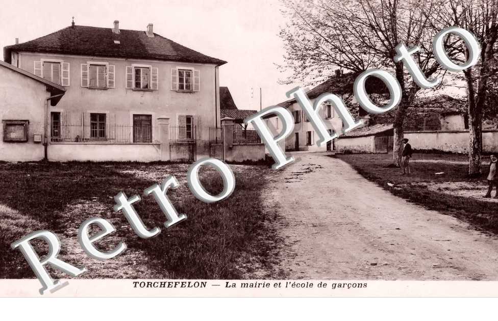 la mairie et l'école de garçons