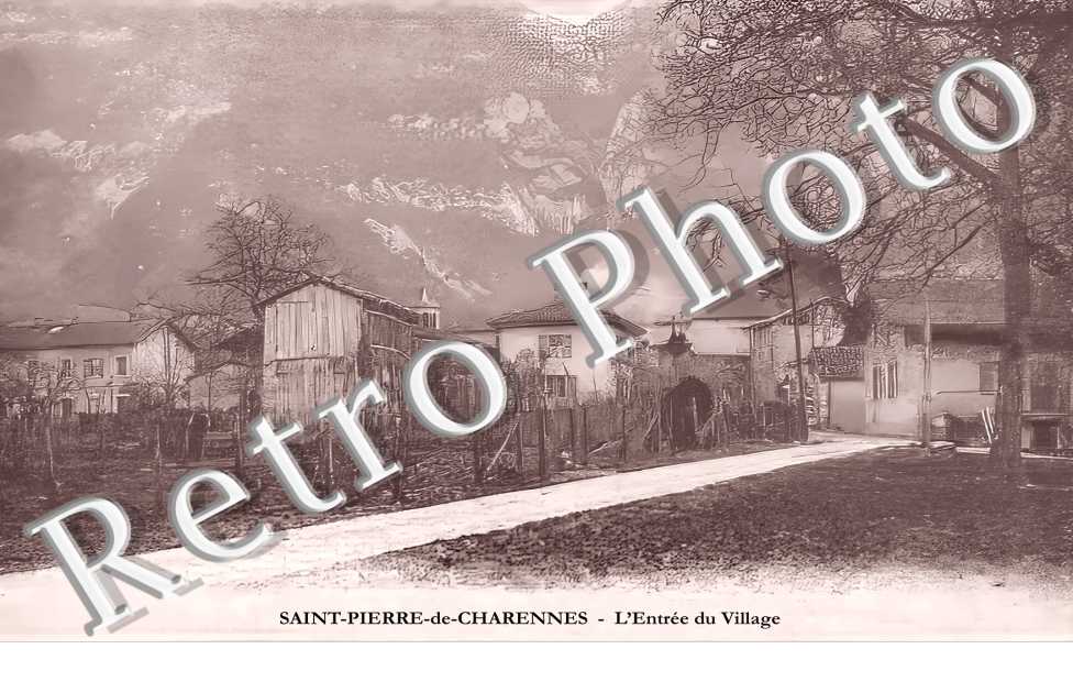 l'entrée du village