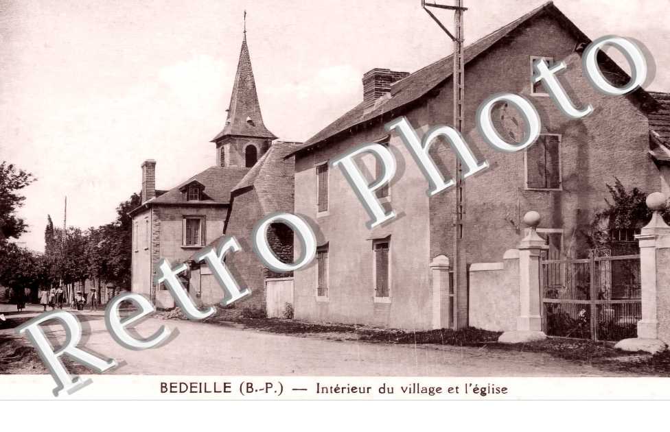 Intérieur du village et l'église