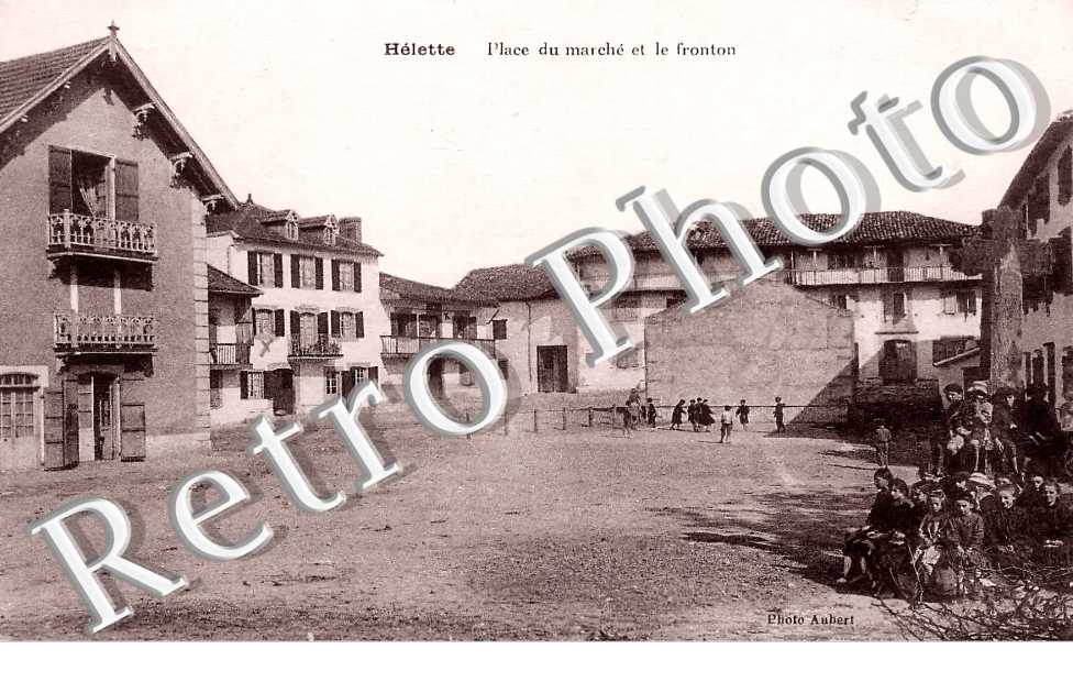 place du marché et le fronton