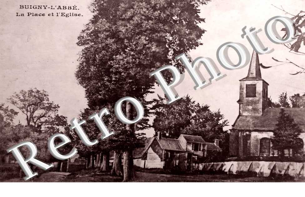 la place et l'église