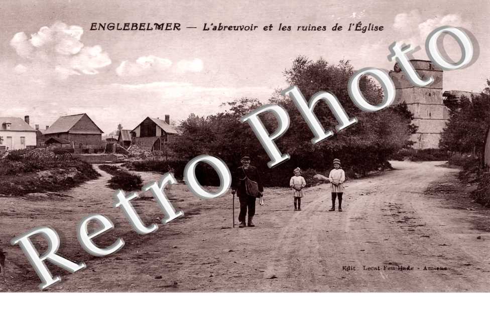 l'abreuvoir et les ruines de l'église