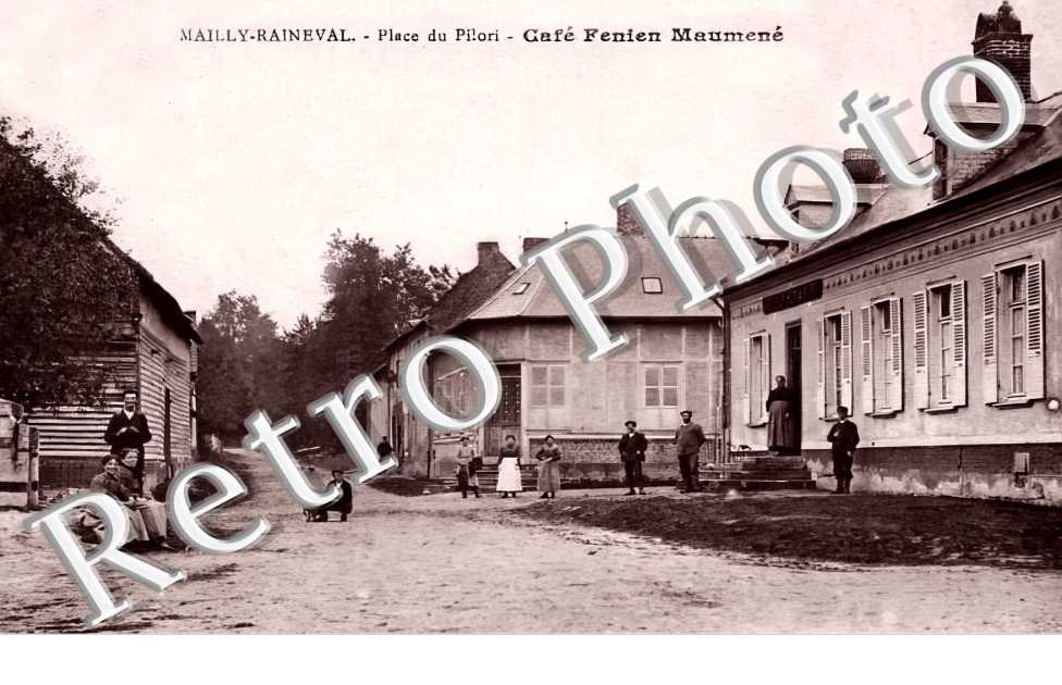 place du Pilori. Café Fenien Maumené