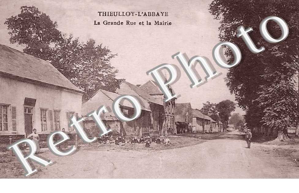 la grande rue et la mairie