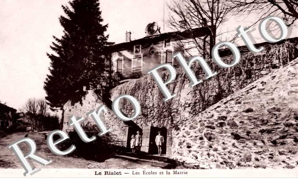 les écoles et la mairie