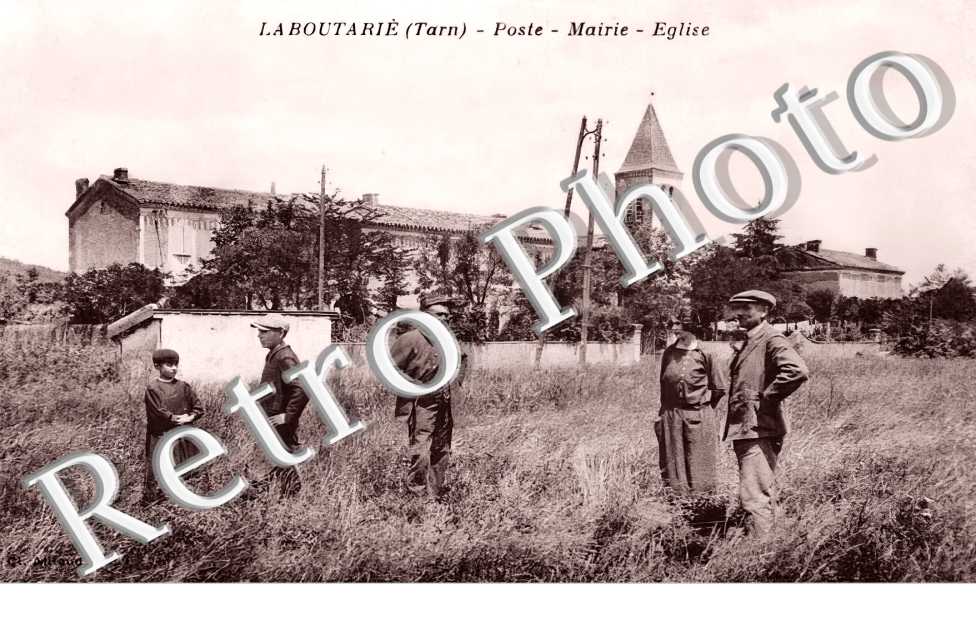 Poste. Mairie. Eglise.