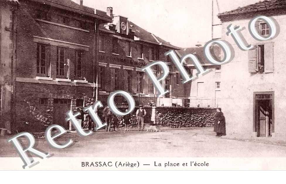 la place et l'école