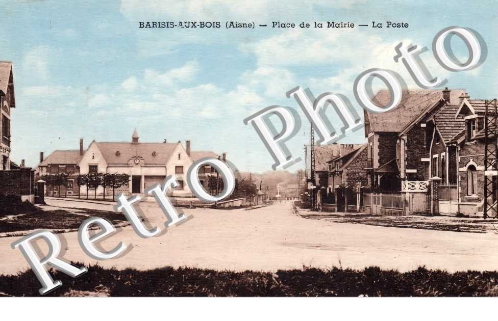 place de la mairie. La Poste
