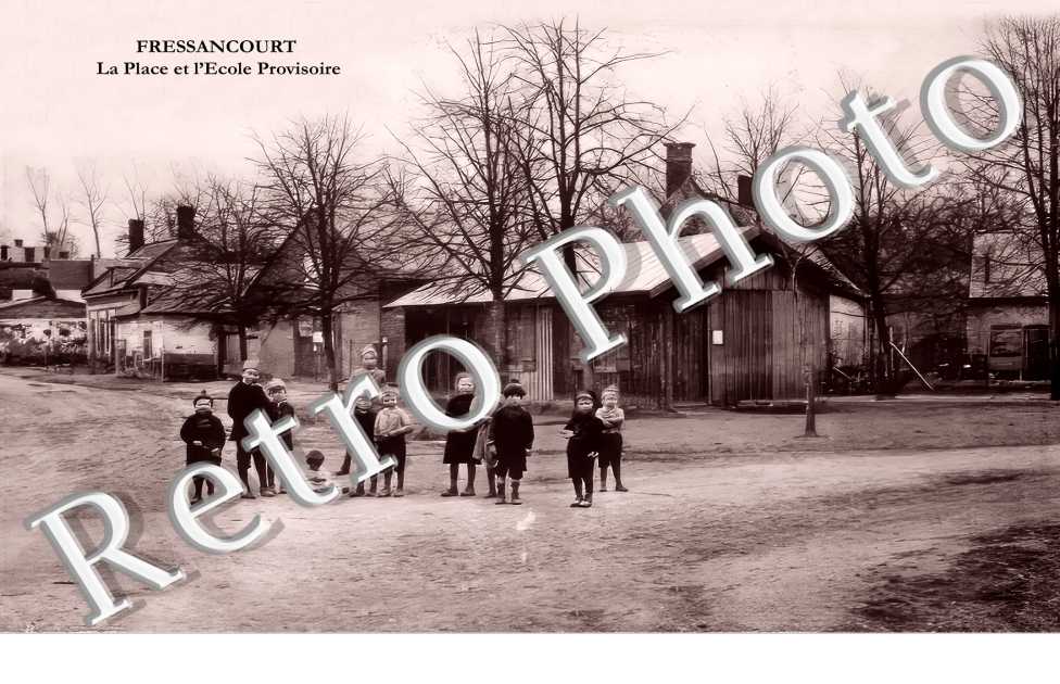 la Place et l'école provisoire